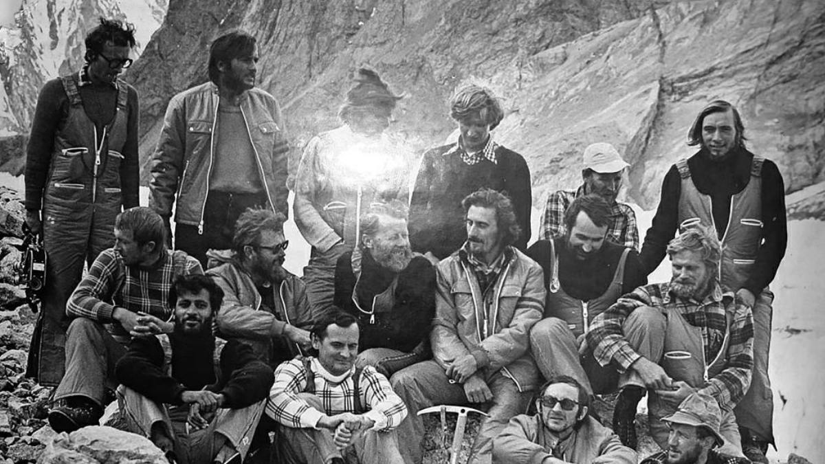 Broad Peak's First Tragedy: What Happened in 1975 ?
